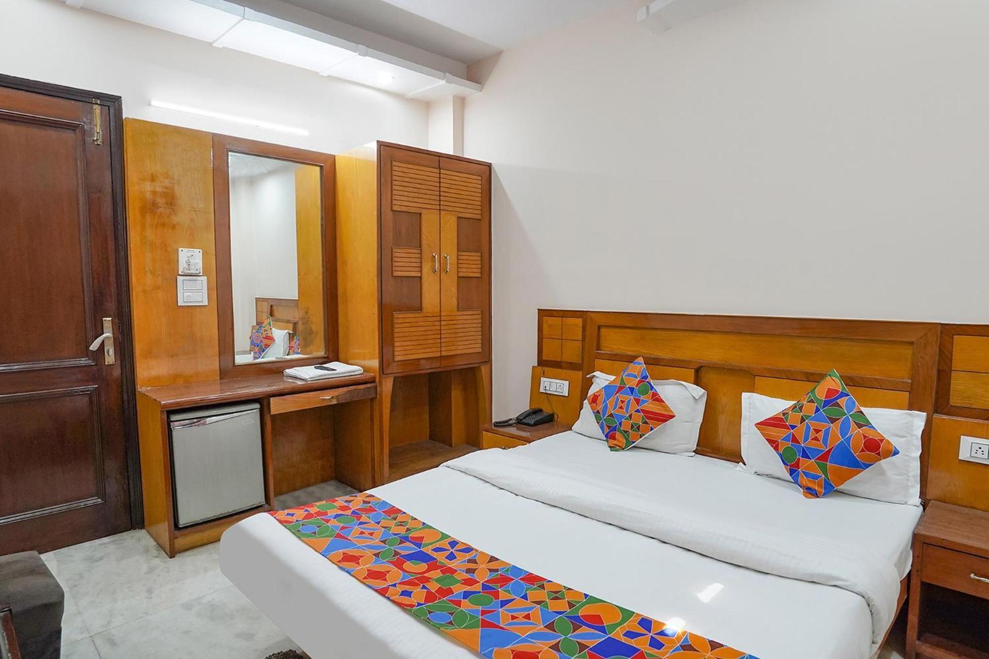 Fabhotel De Gold New Delhi Exterior photo