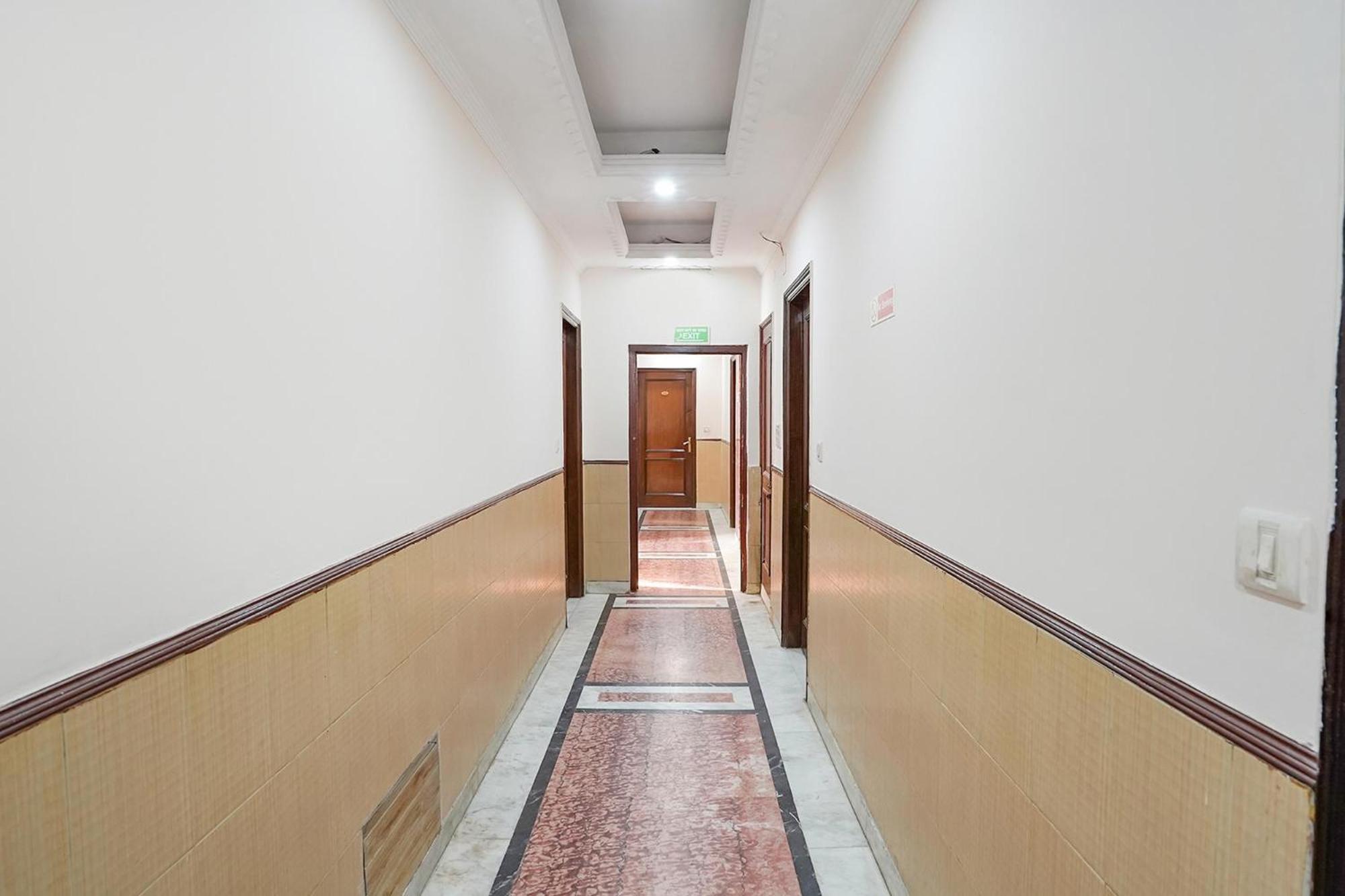 Fabhotel De Gold New Delhi Exterior photo