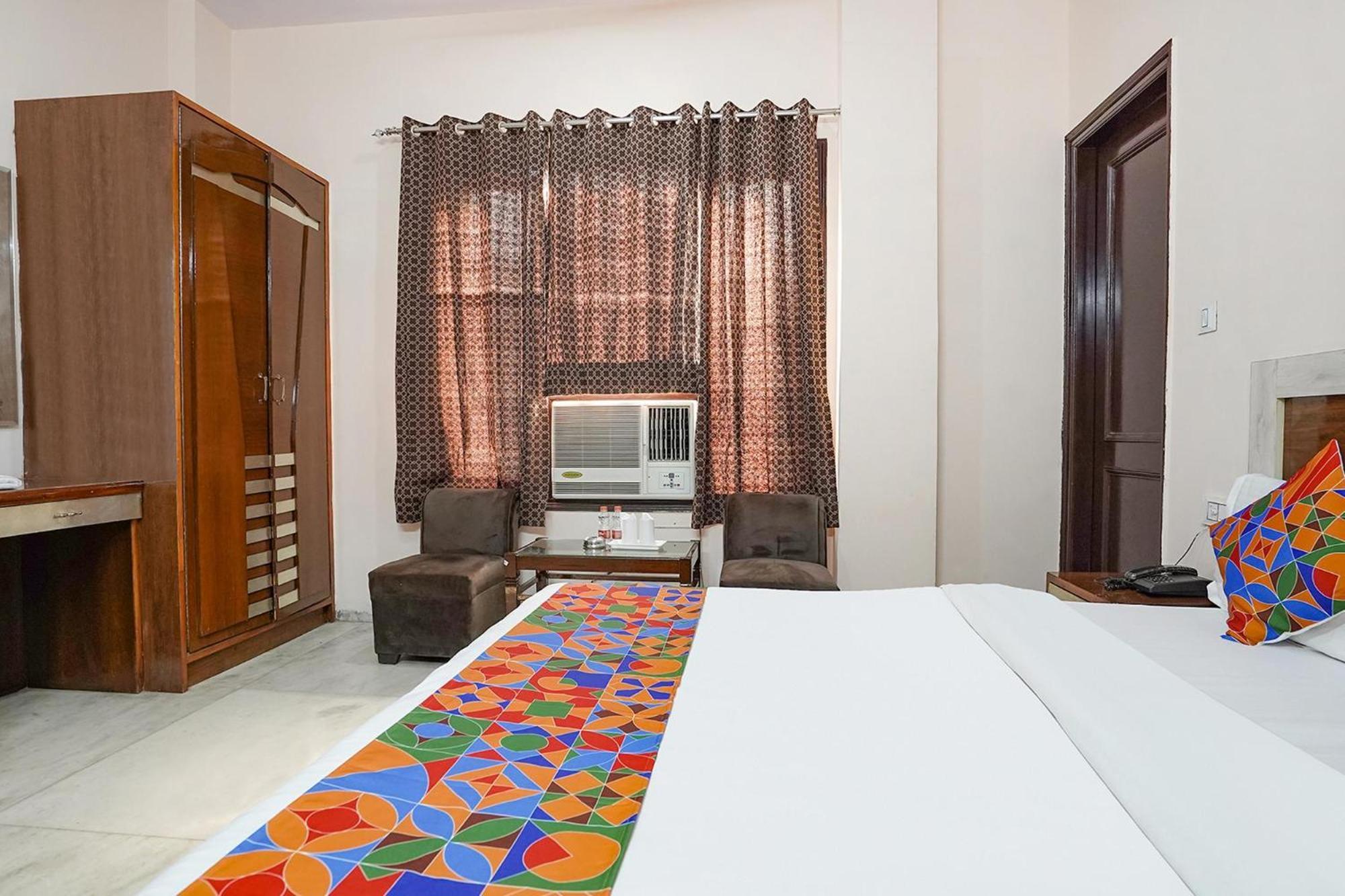 Fabhotel De Gold New Delhi Exterior photo